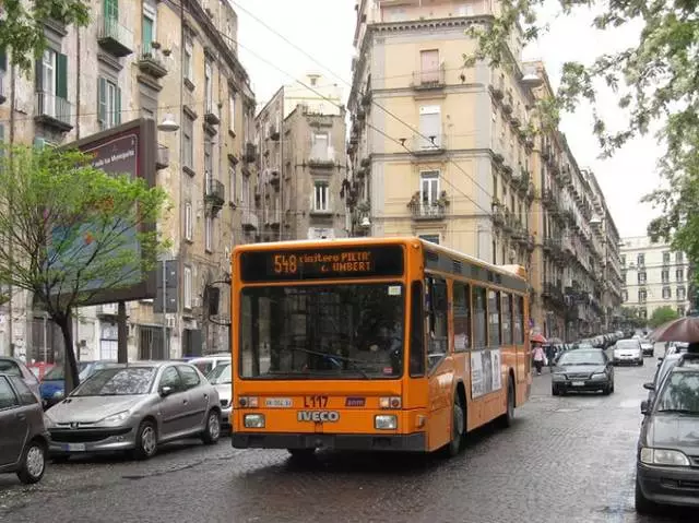 Δημόσιες συγκοινωνίες στη Νάπολη