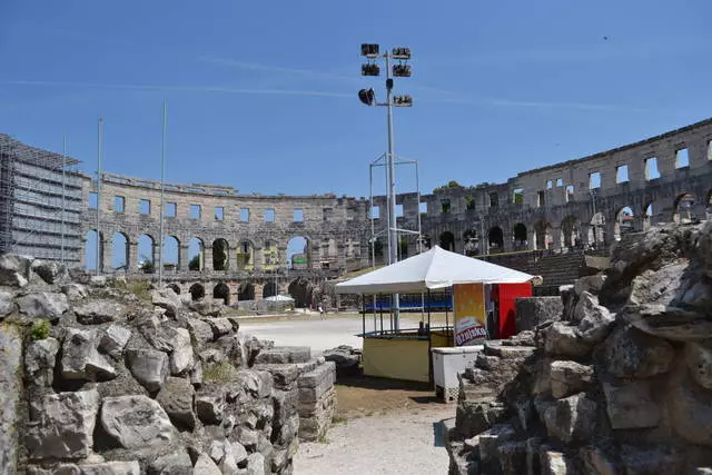 Pula: Von der Moderne in der Antike reisen 13911_2