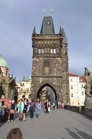 Prague: Indawo lapho kuzalwa khona amaphupho 14092_2