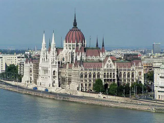 Ano ang kailangan mong malaman pagpunta sa pamamahinga sa Budapest? 14211_4