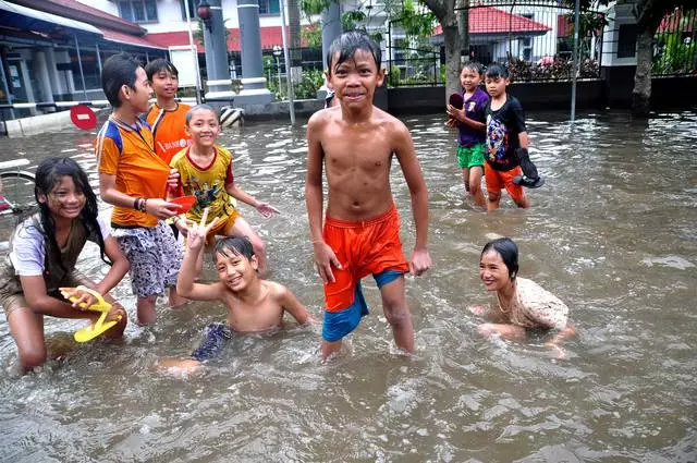 Berapa masa yang lebih baik untuk berehat di Jakarta? 14334_10