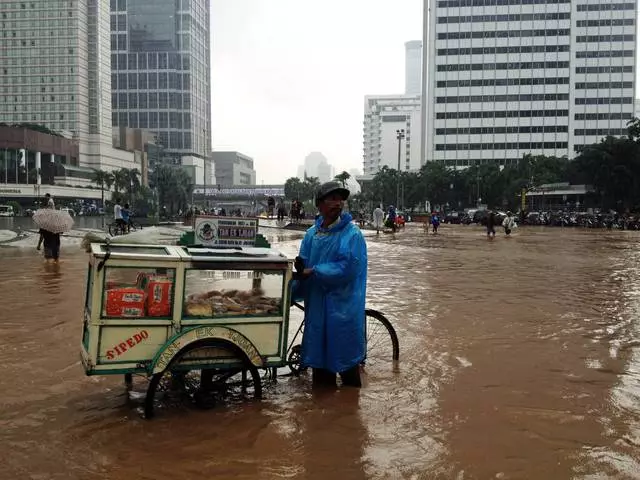 Berapa masa yang lebih baik untuk berehat di Jakarta? 14334_6