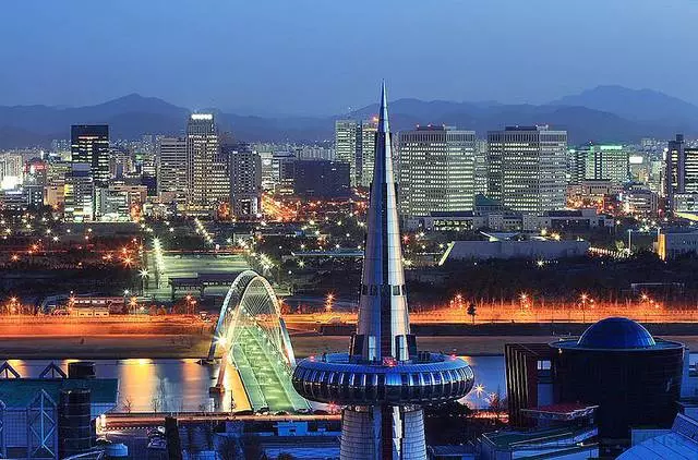 Wisata sing paling menarik ing Seoul.