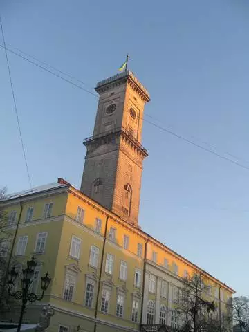 Cén fáth ar chóir dom a bheith cinnte go rachaidh mé go Lviv don Bhliain Nua agus don Nollaig?