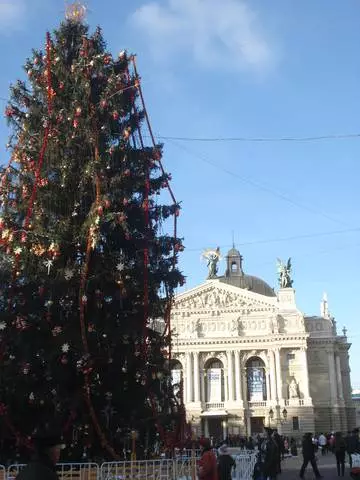 Poukisa mwen ta dwe asire w ke ou ale nan Lviv pou Nouvèl Ane sa a ak Nwèl? 14474_2