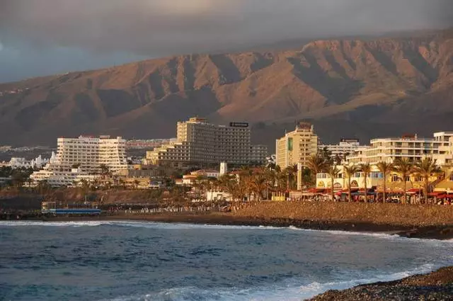 Ինչու է արժե գնալ Playa de Las America: