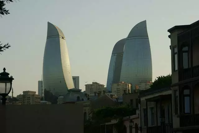 Cad ba chóir duit a bheith ag súil leis ó lá saoire i Baku? 14744_2