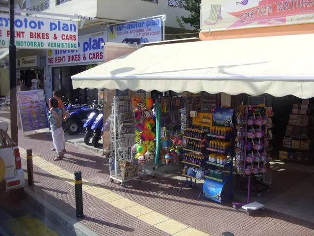 Vil la nan Chersonissos se resort nan jèn ki pi nan Lagrès sou Krèt Island.