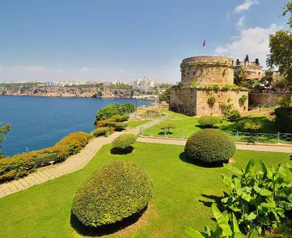 តើអ្វីដែលសមនឹងមើលនៅក្នុង Antalya? កន្លែងដែលគួរឱ្យចាប់អារម្មណ៍បំផុត។ 14907_1