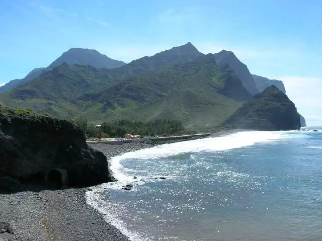 Ndedzipi nzvimbo dzinonakidza dzakakosha kushanyira pane Grand canaria?