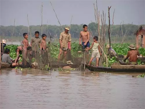 ଅନନ୍ୟ କାମ୍ବୋଡିଆ - ମହାନତା ଏବଂ ଦାରିଦ୍ର୍ୟ ଥିଲା | 15397_2