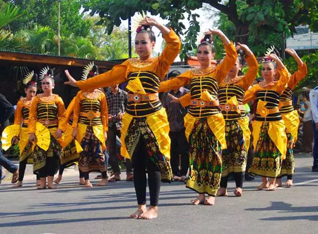 Saison relaxante sur Lombok. Quand est-il préférable d'aller à Lombok en vacances? 15548_10