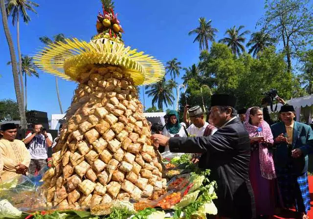 කන්නයේ ලොම්බොක් මත විවේකීව. නිවාඩුවේ ලොම්බොක් වෙත යාම වඩා හොඳ වන්නේ කවදාද? 15548_13