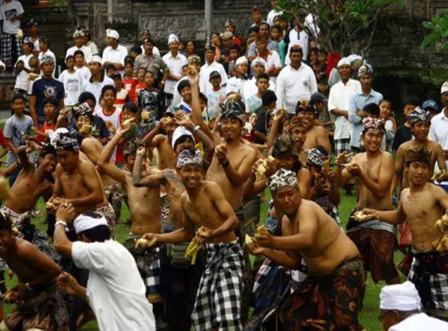 Panahon nga nag-relaks sa Lombok. Kanus-a mas maayo nga moadto sa Lombok sa bakasyon? 15548_16