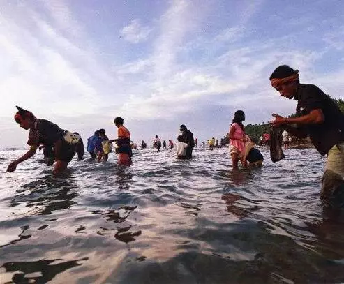 ലോംബോക്കിലെ അവധിക്കാലത്ത് സ്വയം എങ്ങനെ എടുക്കാം? 15566_4