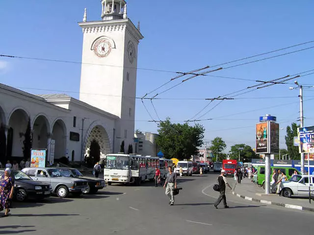 Hotel mana yang lebih baik untuk tinggal di Simferopol? 15682_1