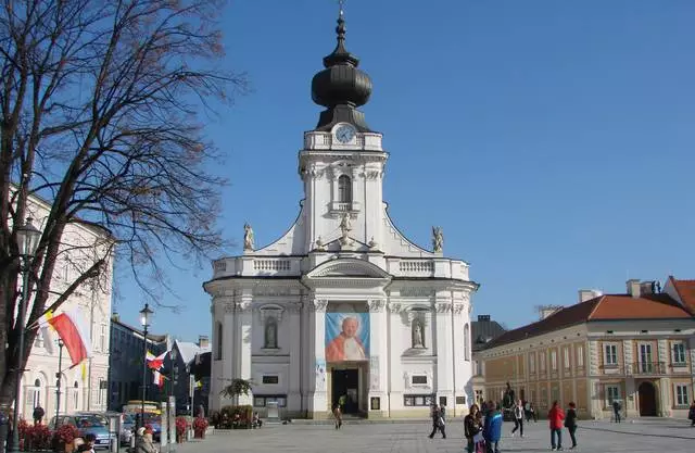 Što bi izleti trebali ići u Poljsku? Posjetiti gradove Wavovice i Zhiznyz. 15766_2