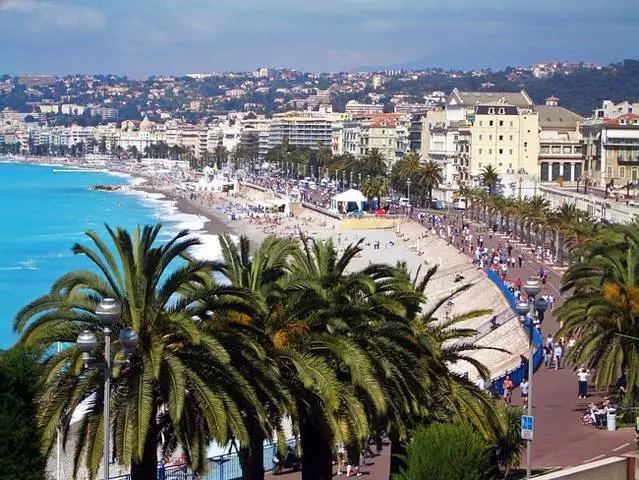 Hotel mana yang lebih baik untuk tetap di Nice?