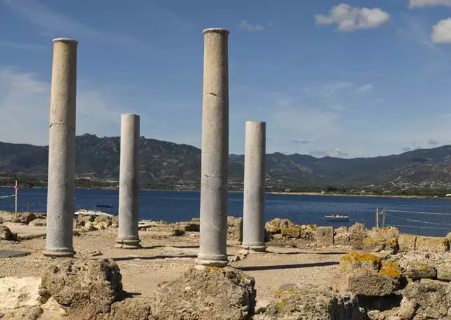 Hva interessante steder verdt å besøke på Sardinia?