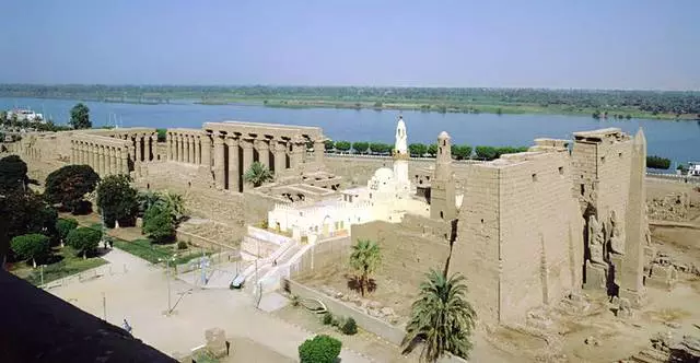 Inona no mendrika jerena ao Luxor? 15945_2