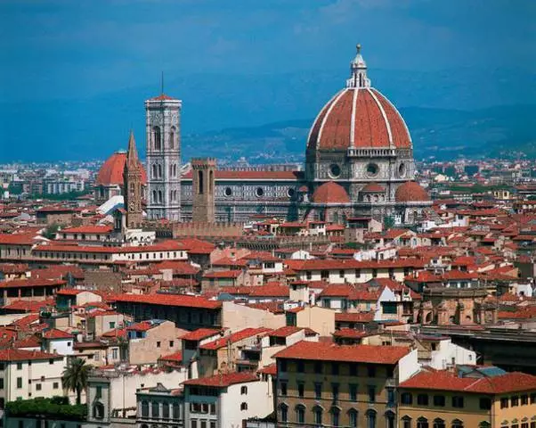 Hotẹẹli wo ni o dara lati duro ni florence?