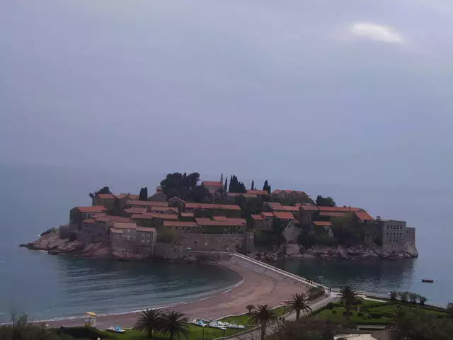 Niezależne wakacje w Czarnogórze. Wskazówki i zalecenia.