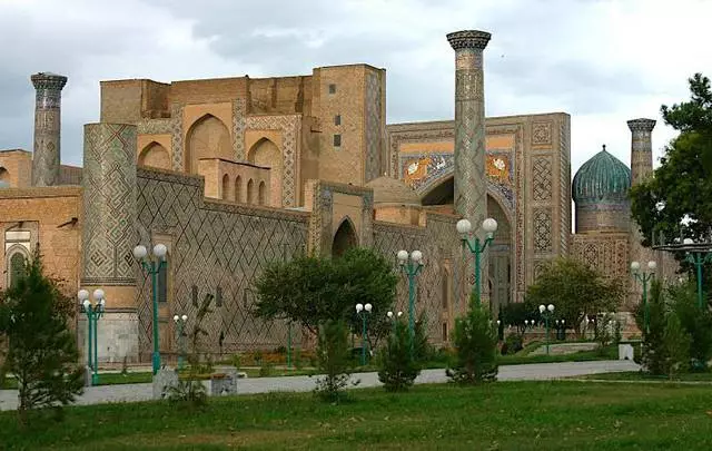 Rest à Samarkand: Coût du vol, temps de déplacement, transfert. 16180_1