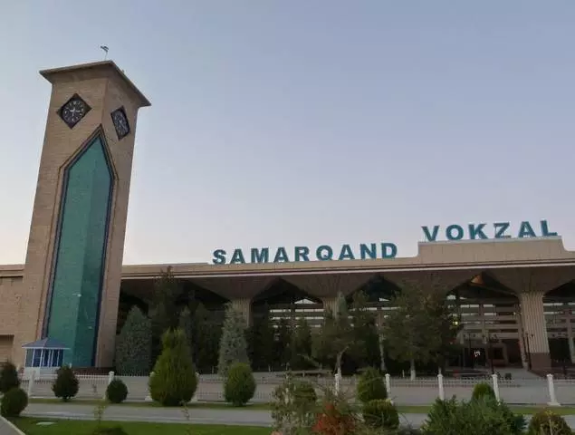 Rus in Samarkand: die koste van die vlug, reis tyd, oordrag. 16180_4