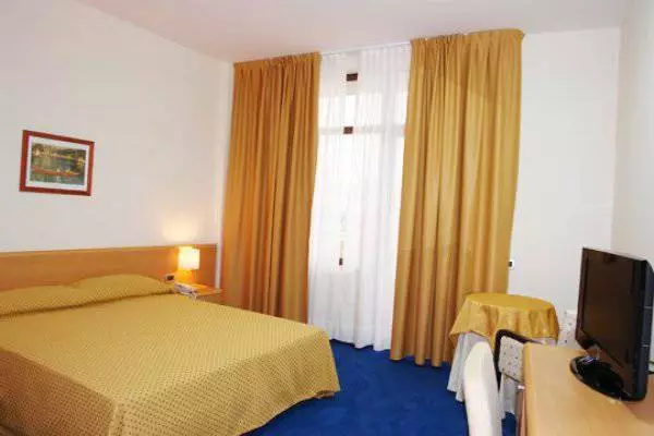 Który hotel lepiej pozostać w Tiranie? 16328_4