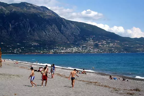 Σεζόν ανάπαυσης στο Καλαμάτ. Πότε είναι καλύτερο να πάτε στο Kalamat στις διακοπές; 16342_6