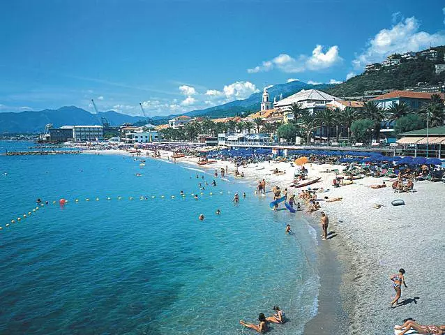 โรงแรมเลือกที่จะผ่อนคลายใน Pietra Ligure คืออะไร? 16358_15