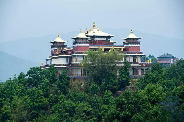 Unsa man ang kinahanglan nimo mahibal-an nga magpahulay sa Monasteryo sa Copan?