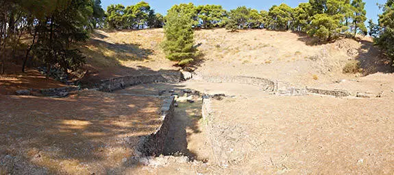 Mitilini'de rahatlatıcı sezon. Tatilde myitile gitmek daha iyi ne zaman daha iyi? 16386_2