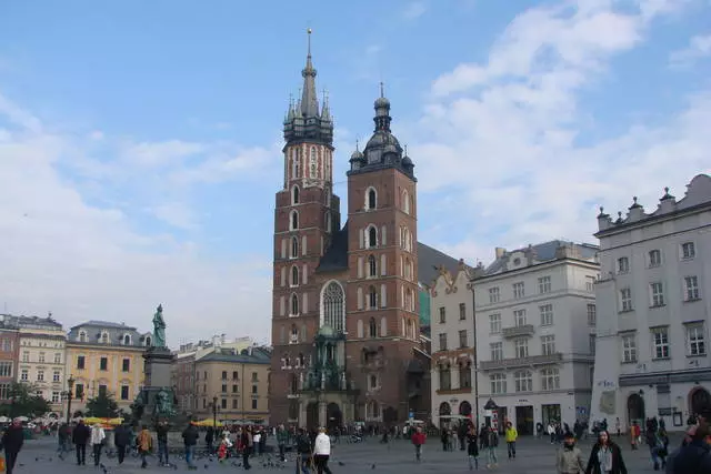 ການເດີນທາງທີ່ດີທີ່ສຸດໃນ Krakow. 16525_2