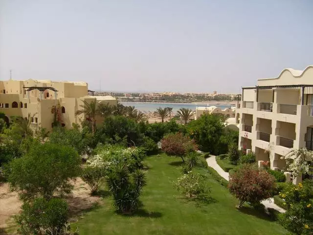 Aling hotel ang pipiliin na magrelaks sa Marsa Alam?