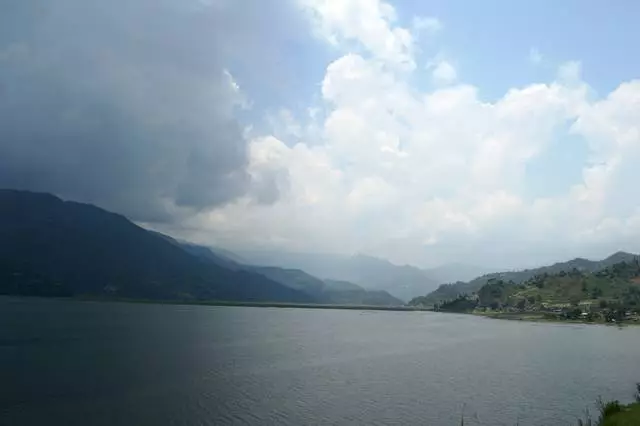 Likarolo tsa phomolo ho Pokhara