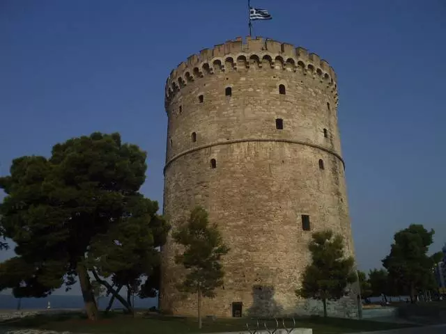 Thessaloniki: levätä meren rannalla ja paljon kirkkaita näyttökertoja 16614_1