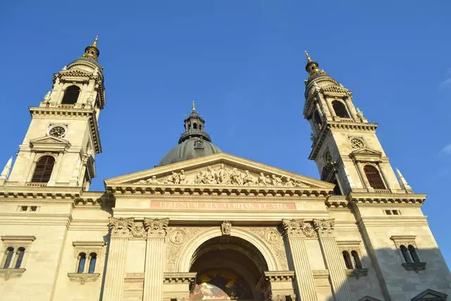 Počitek v Budimpešti: prednosti in slabosti. Naj grem v Budimpešto? 16756_1