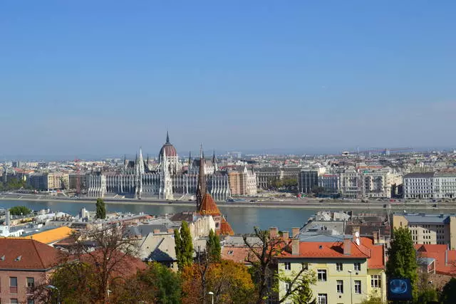 Počitek v Budimpešti: prednosti in slabosti. Naj grem v Budimpešto? 16756_3