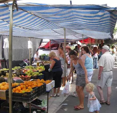 Vakansies in Nerhe: Waar om te eet en hoeveel kos dit? 16892_3