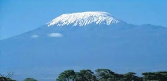 Wat sinn déi interessant Plazen wäert derwäert Kilimanjaro ze besichen? 16896_2