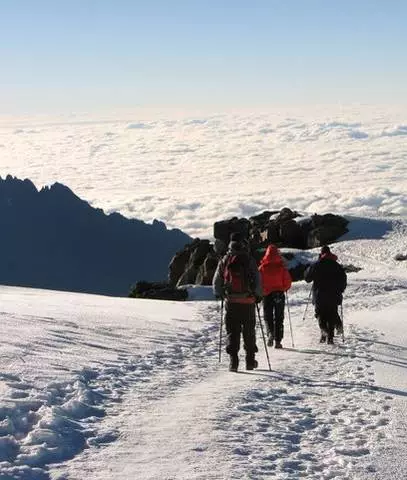 Kilimanjaro-da dynç alyşda nädip içeri girmeli? 16897_2