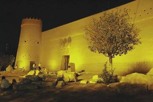 Tempat sing paling menarik ing ER-Riyadh. 16908_3