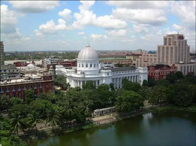 Calcutta တွင်အနားယူရန်မည်သည့်ဟိုတယ်ကိုရွေးချယ်မည်နည်း။ 16938_1