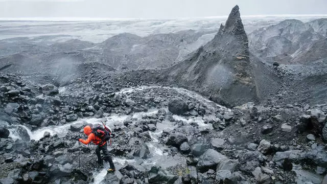 Bawo ni lati fun oju ojo lati ṣe ikogun isinmi rẹ ni Iceland? 16974_3