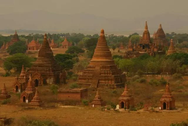 Quais lugares interessantes devem ser visitados em Bagan? 16984_3