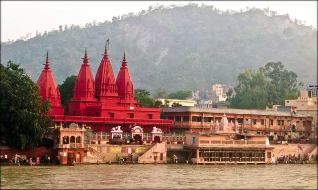 Ngano nga gipili sa mga turista ang Rishikesh?