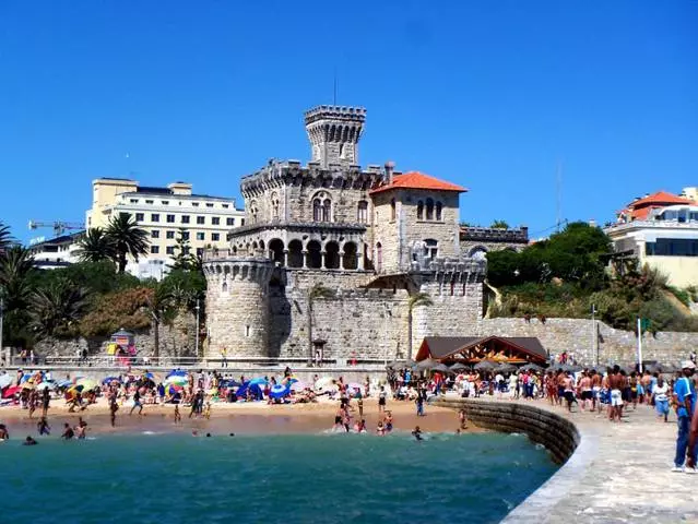 Proč turisté zvolí Estoril?