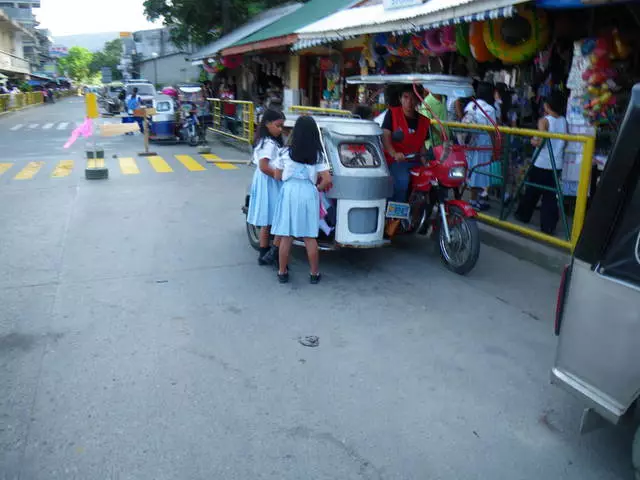 Transportgbọ njem na Cebu Island 18301_3