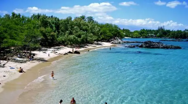 May holiday sa gilid - makasaysayang atraksyon at mga pista opisyal sa beach 18408_3